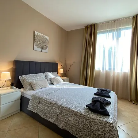 Two Bedroom In Trakia Sunny Apartman