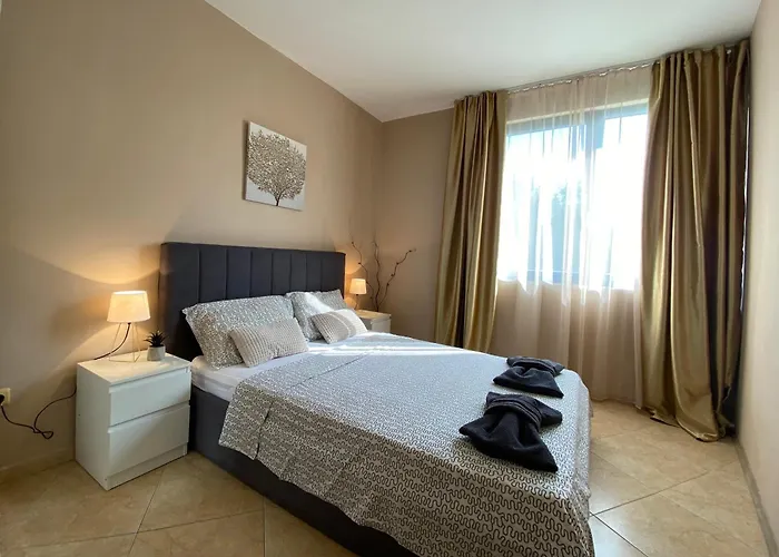 Two Bedroom In Trakia Sunny Appartamento